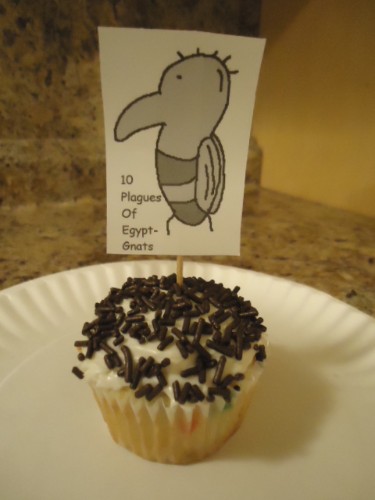 The 10 (ten) Plagues of Egypt Gnat Cupcakes